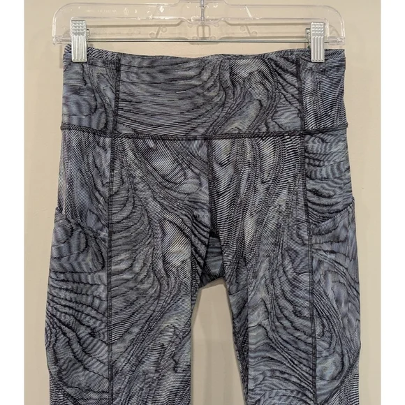 Lululemon Fast And Free High Rise Crop 23" Inseam In Dimensional Icing Size 6 - Picture 2 of 8